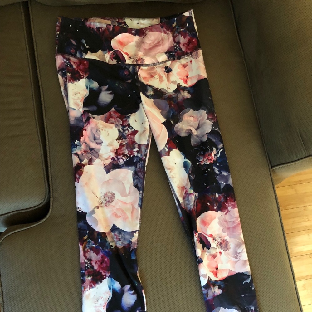 Old Navy Size Large Floral Print Leggings